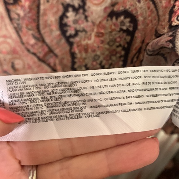 NWT MNG brand LONG SLEEVE BOUSE W/TIE - Picture 9 of 9